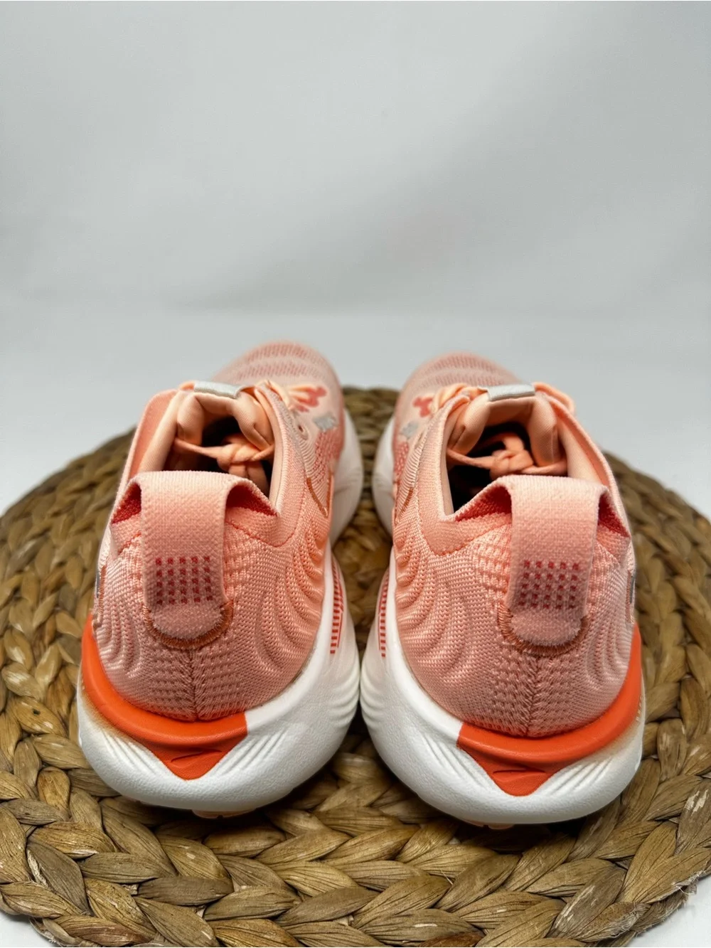 BROOKS Adrenaline GTS 25 Running Shoes Peach Echo Coconut Size 6.5 Women's - Picture 7 of 9